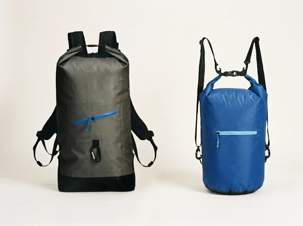 Bolsos impermeables personalizados con logo — DPR merchandising corporativo
