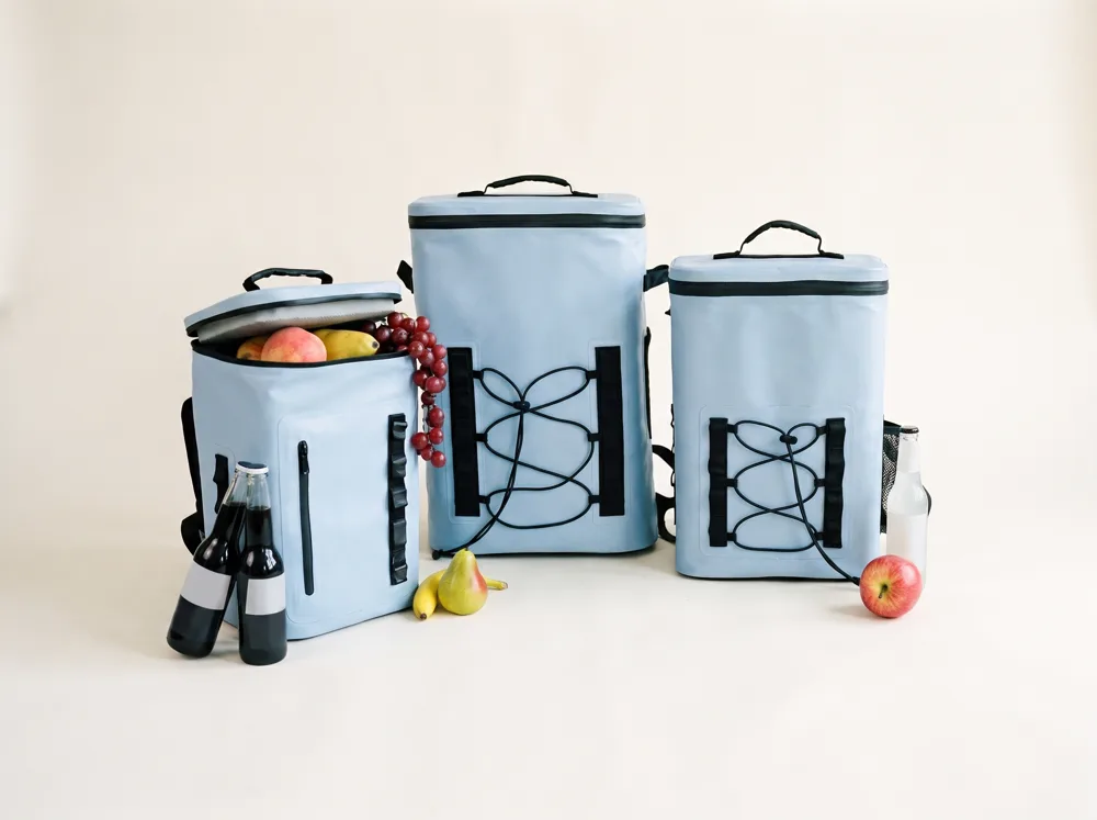 Neveras portátiles personalizados con logo — DPR merchandising corporativo